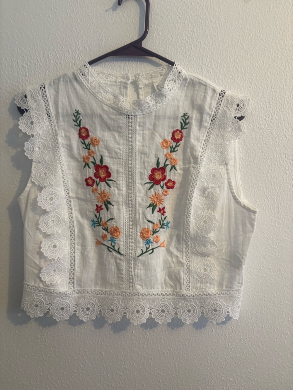 White Embroidered Lace Trim Sleeveless Top